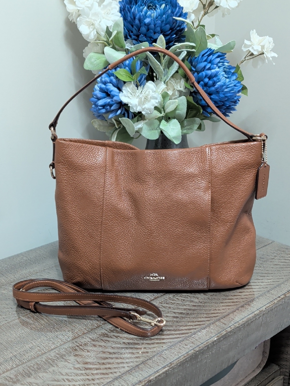 Coach Isabelle East To West Shoulder Hobo Like New